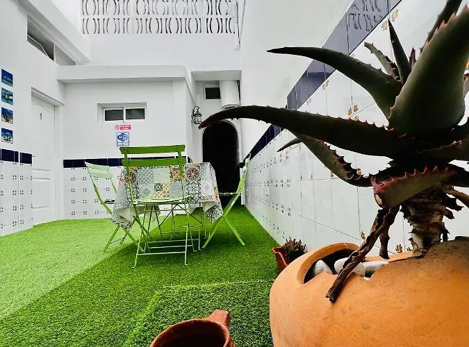 לינה וארוחת בוקר El Jardin De Iris *